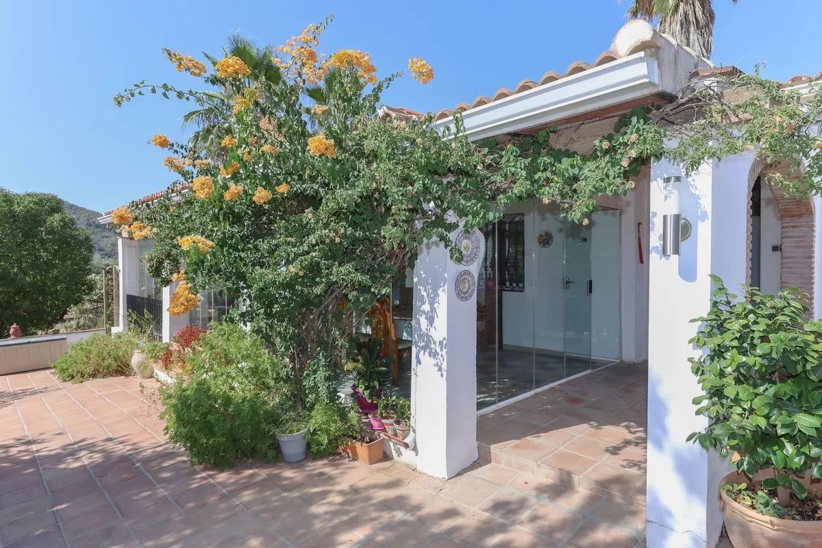 251a5ad9-457c-4b76-987c-c9ec813a0b75