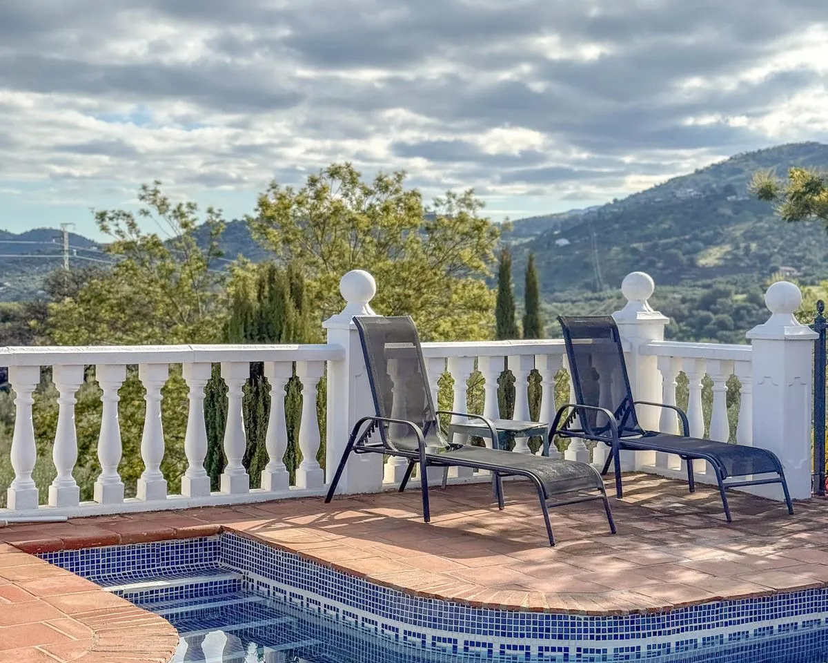 253dab13-23f3-4fcb-93f1-761c8953a5f4