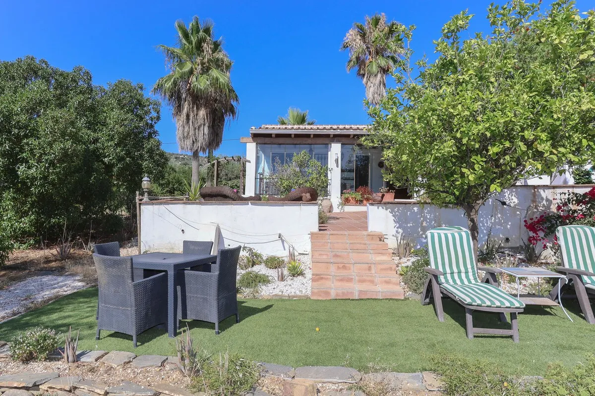 85896590-4897-4afa-bacb-d516794e904c