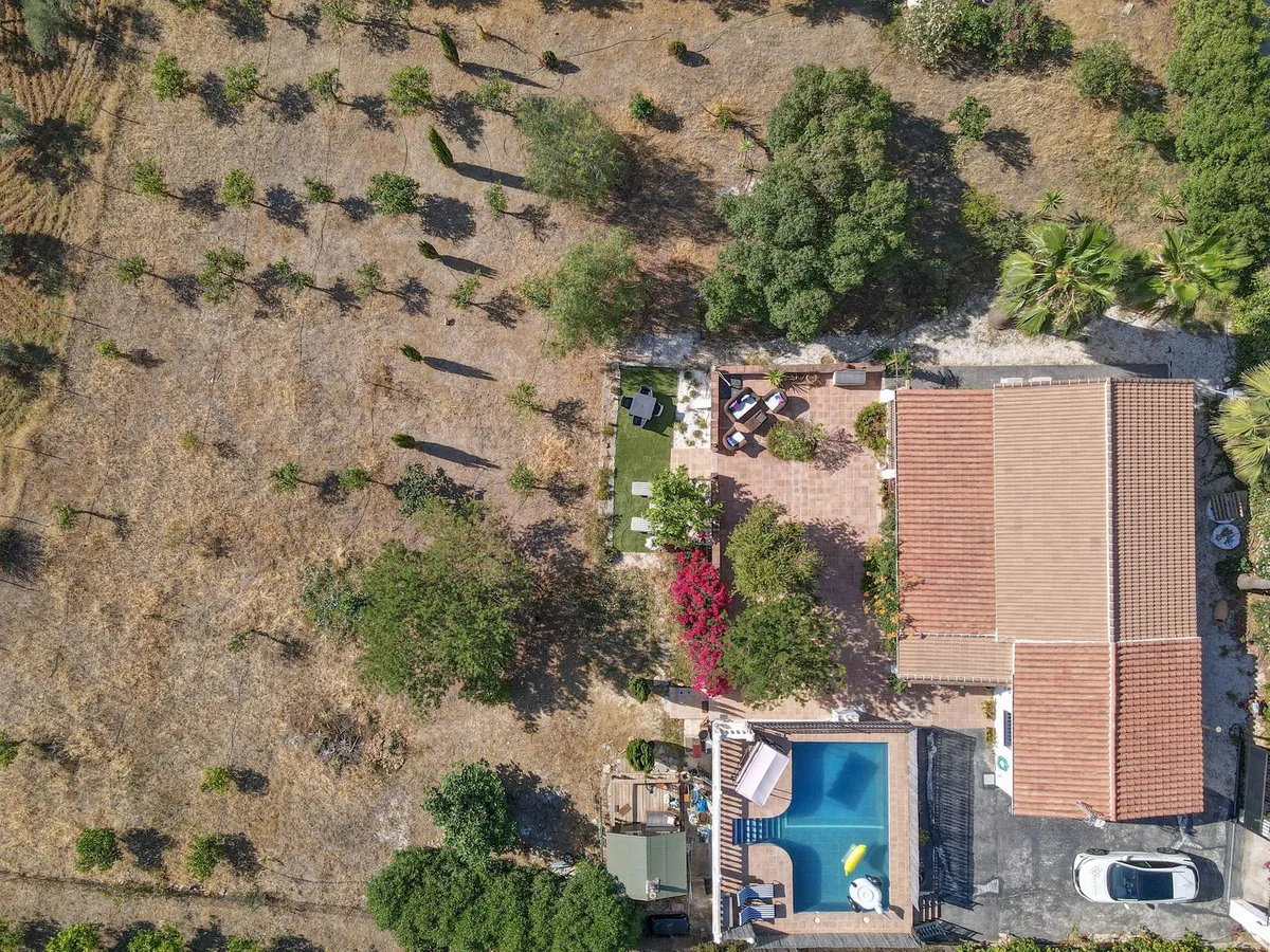 8ec0db95-4421-4479-9f9d-3ff86f27b8e5