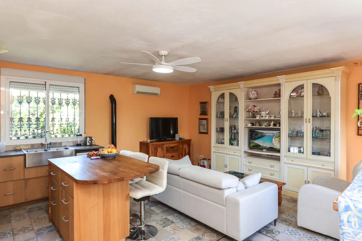 bf25743b-1d08-4f95-ae40-9c40651b07b6