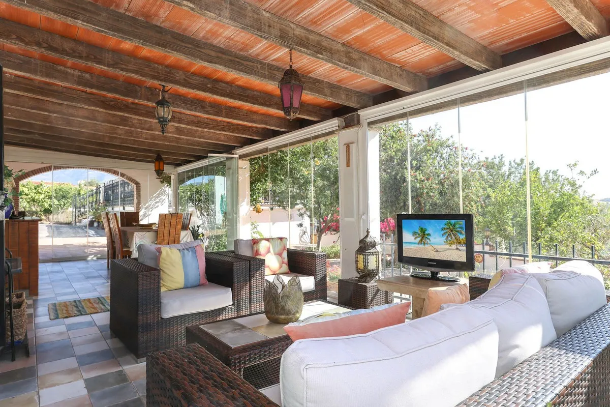 e98c4dcf-aca3-4a28-a445-ef8022a75e8e