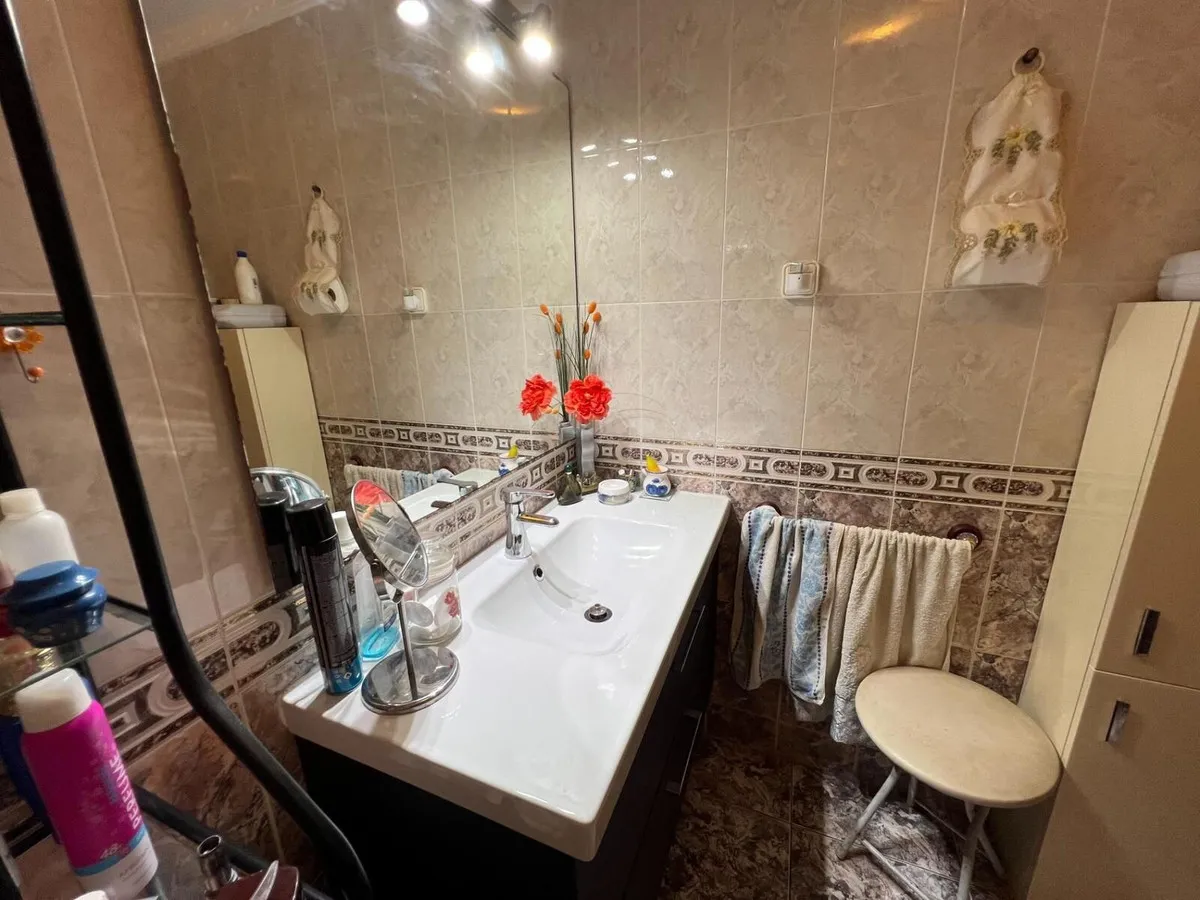 cb6d7e02-d23d-480c-809d-b450b75156ec