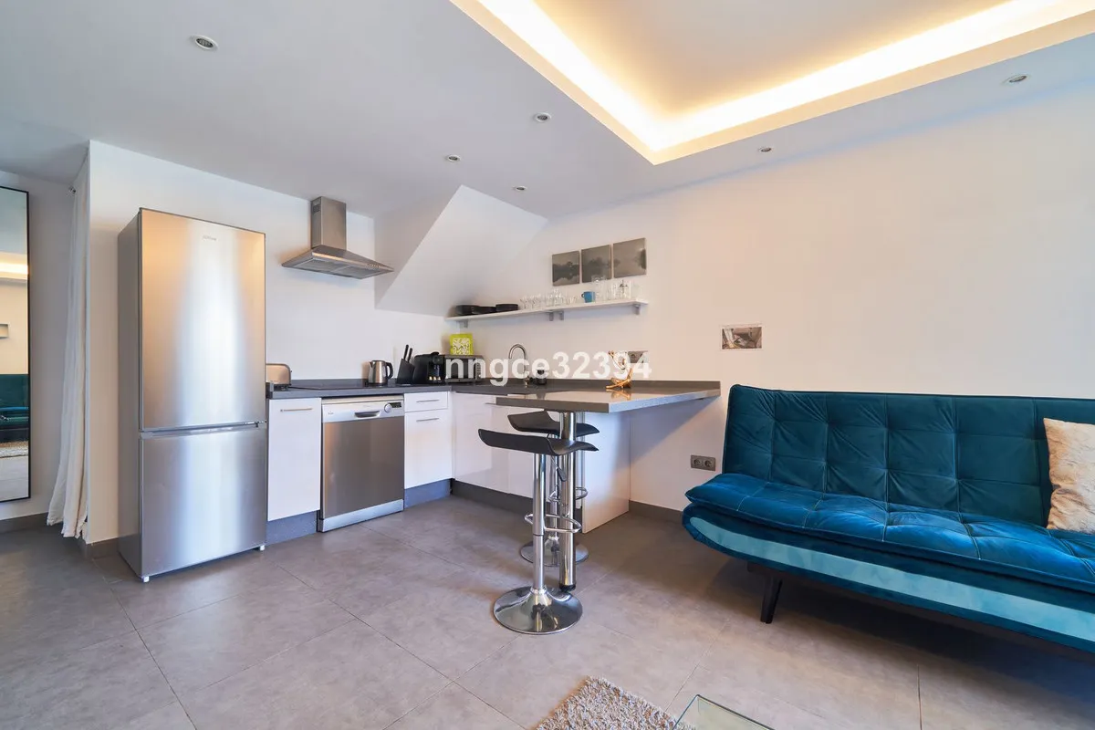 a6d881a8-a3b0-49a5-aeac-560dad7d4fea