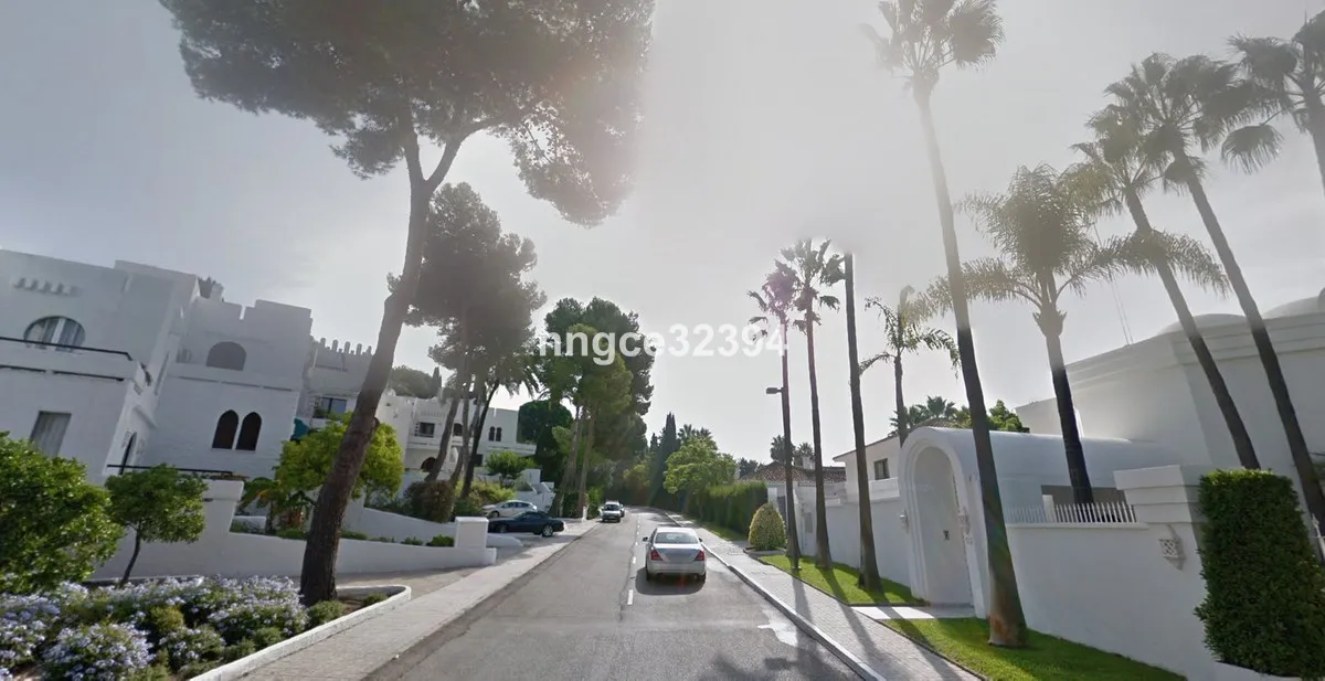 f09e293b-915c-403a-94cd-060ac2a78199