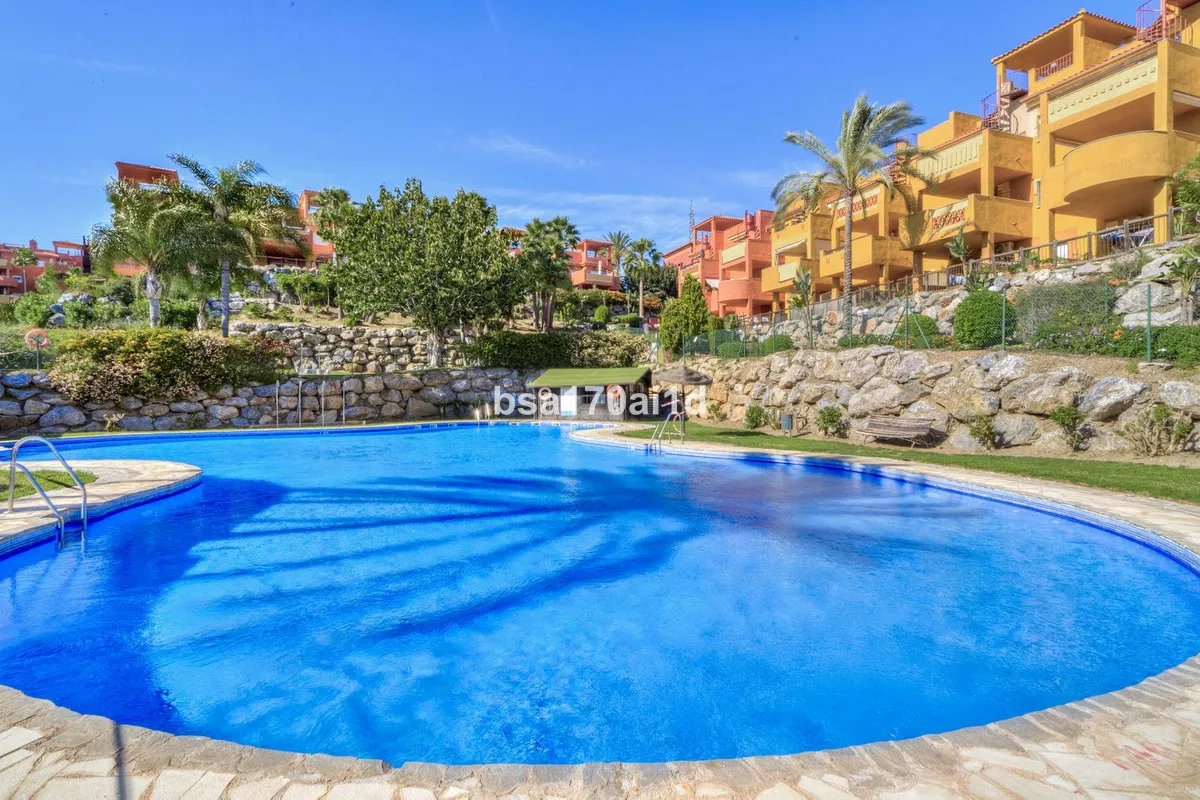 9dc8230c-ed42-4e60-8c9c-73f1442be904