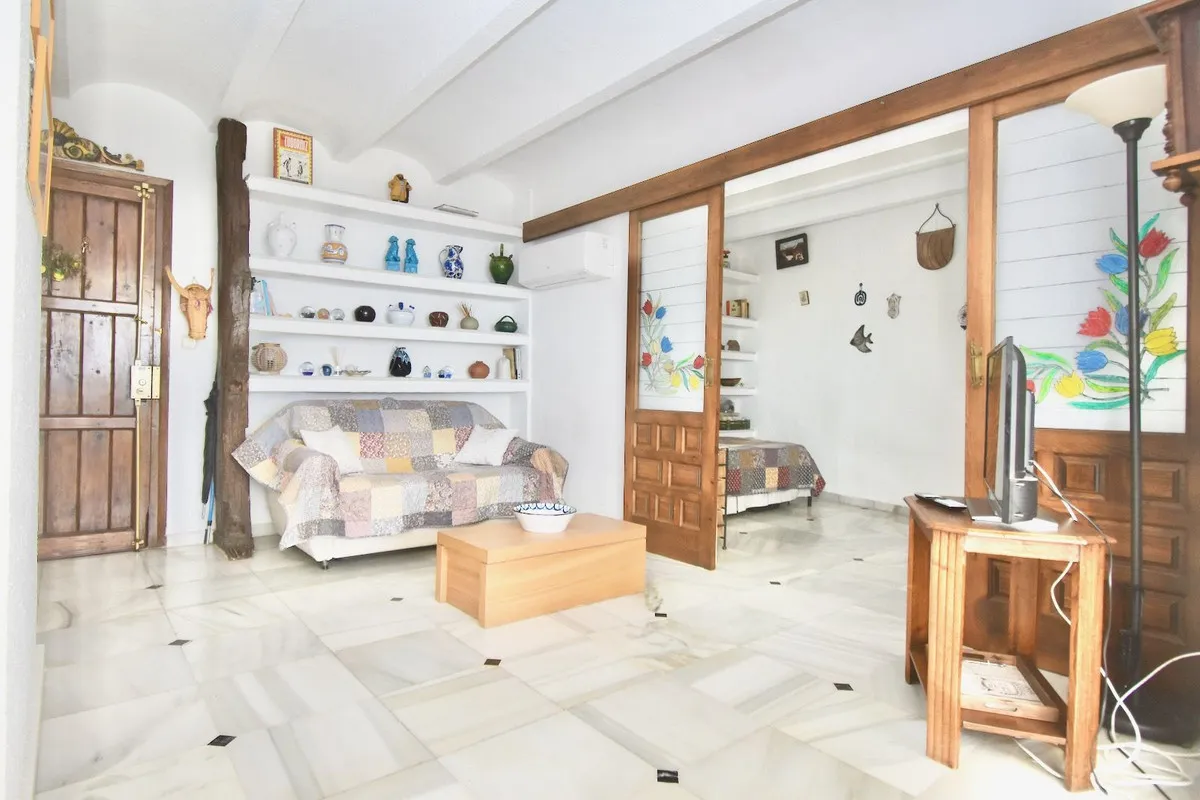 19f7e98b-cfaa-4f23-a3b2-62da44eae73c