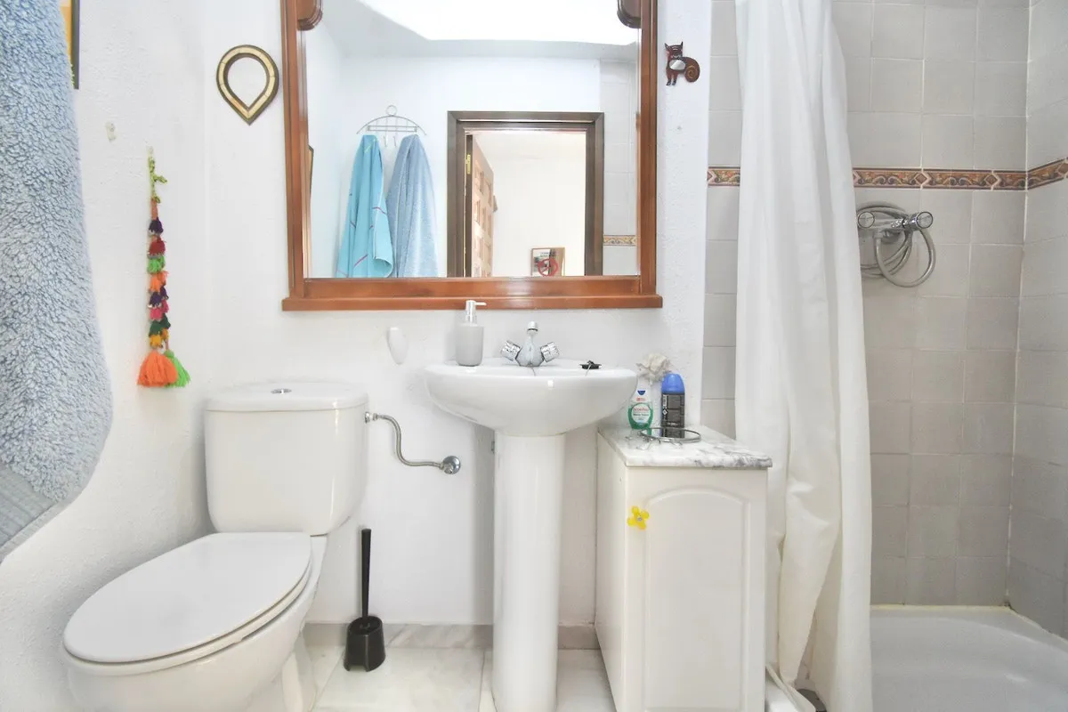 2e0b8f7c-32c6-4b6b-a9a9-40c73ffbaab9