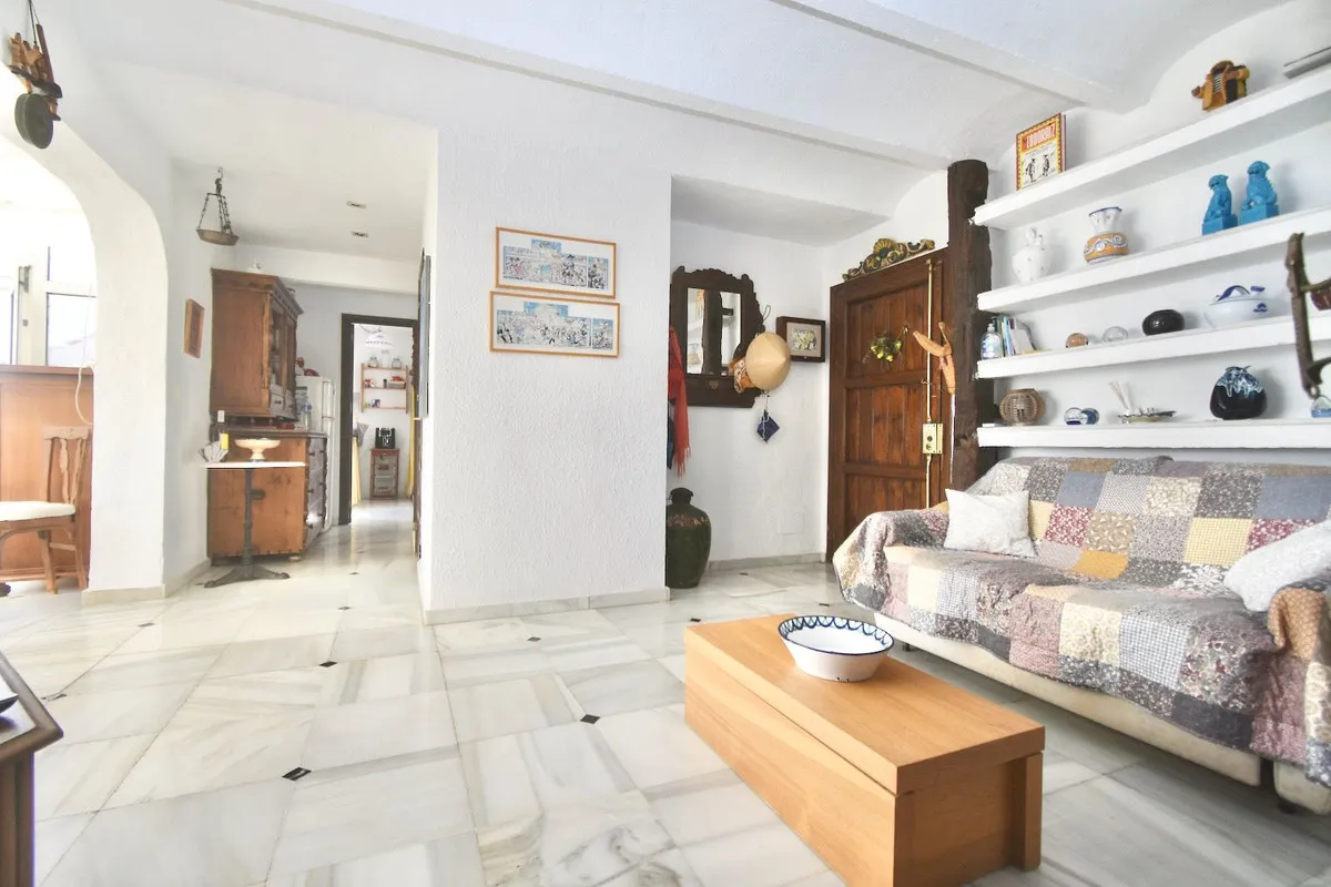 56e804d5-b805-423a-929c-ad8d56531951