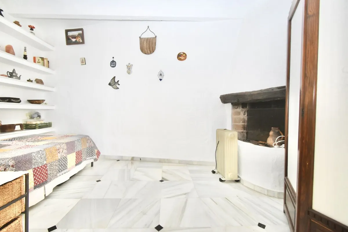 7d765842-e450-4730-8d93-a9fd351bbec4