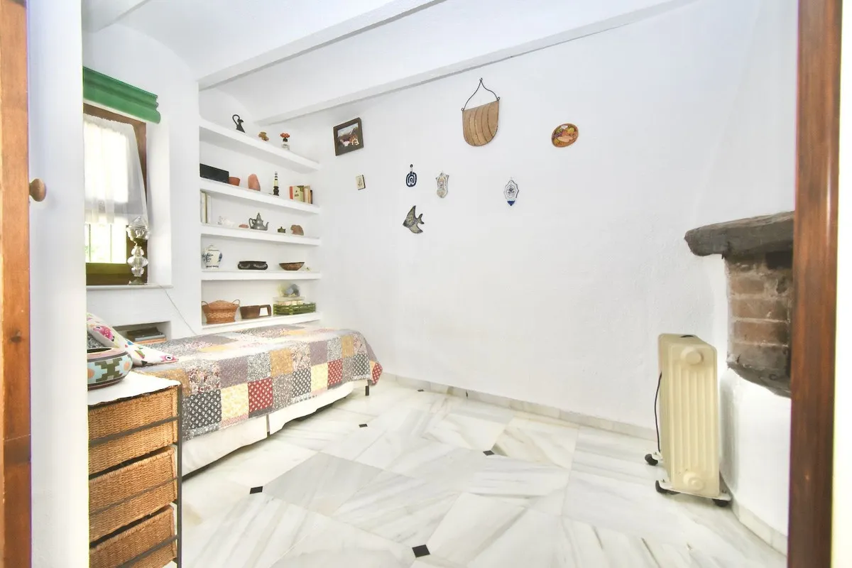 ac03c935-70e2-4c4d-842d-cef277b30665