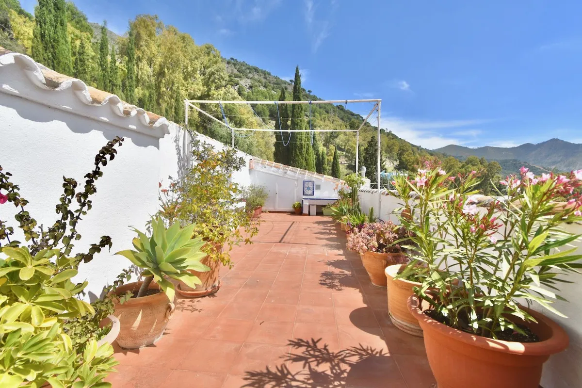 c4c2b762-8d55-43dd-b50f-5c86a11c3dd4