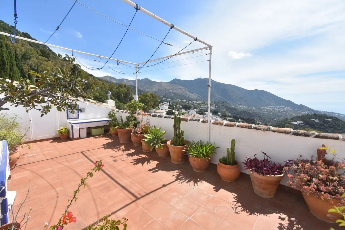 c4c7349b-76c0-41a7-bbc8-e41d71d1e48e