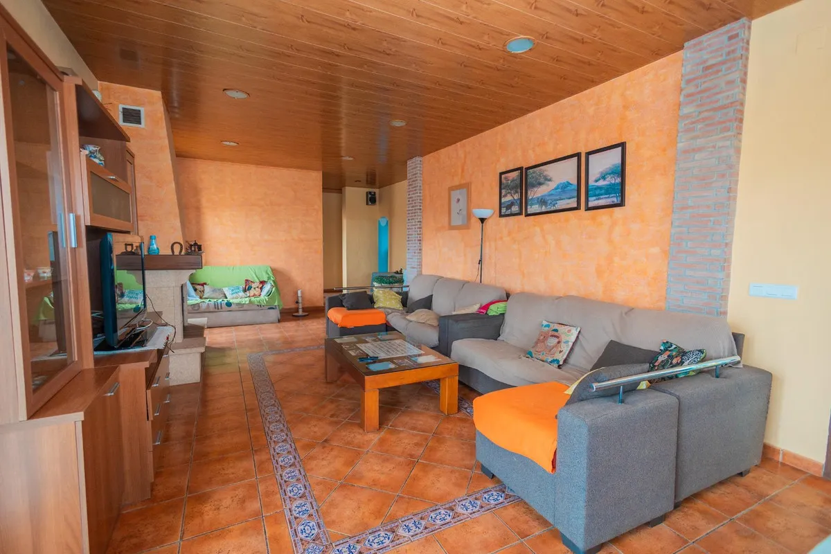 2c980299-1fbc-448d-a841-d012cc812888