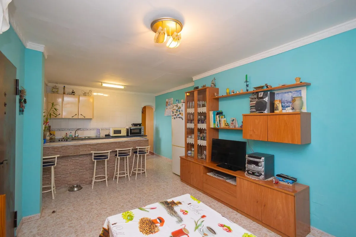 c4ec196e-3485-4ae8-8d00-631e5f4bbdbe