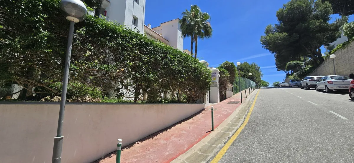 d8b9730f-5c4f-497c-8ba3-bb3a3f60ba38