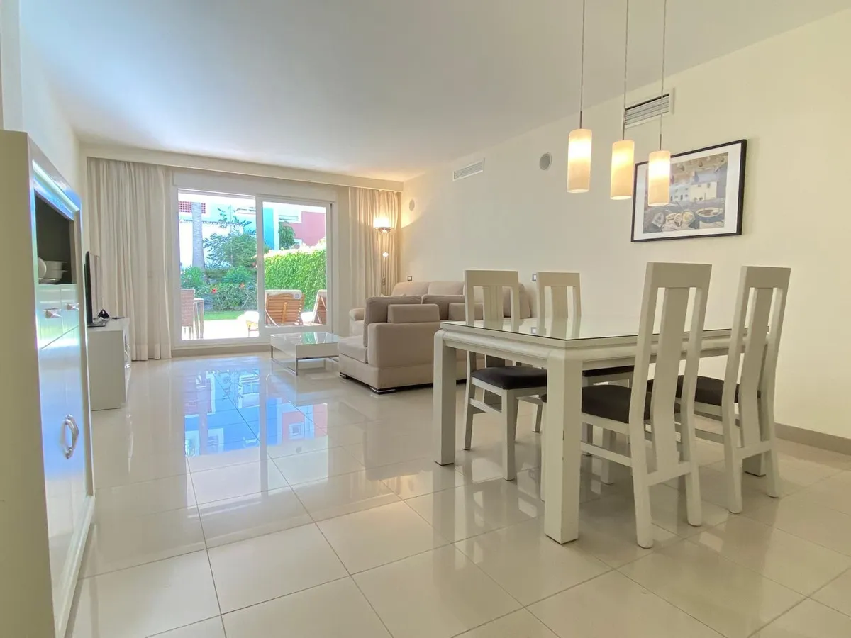 b14e073e-761b-4030-992b-93a4d160ba2e