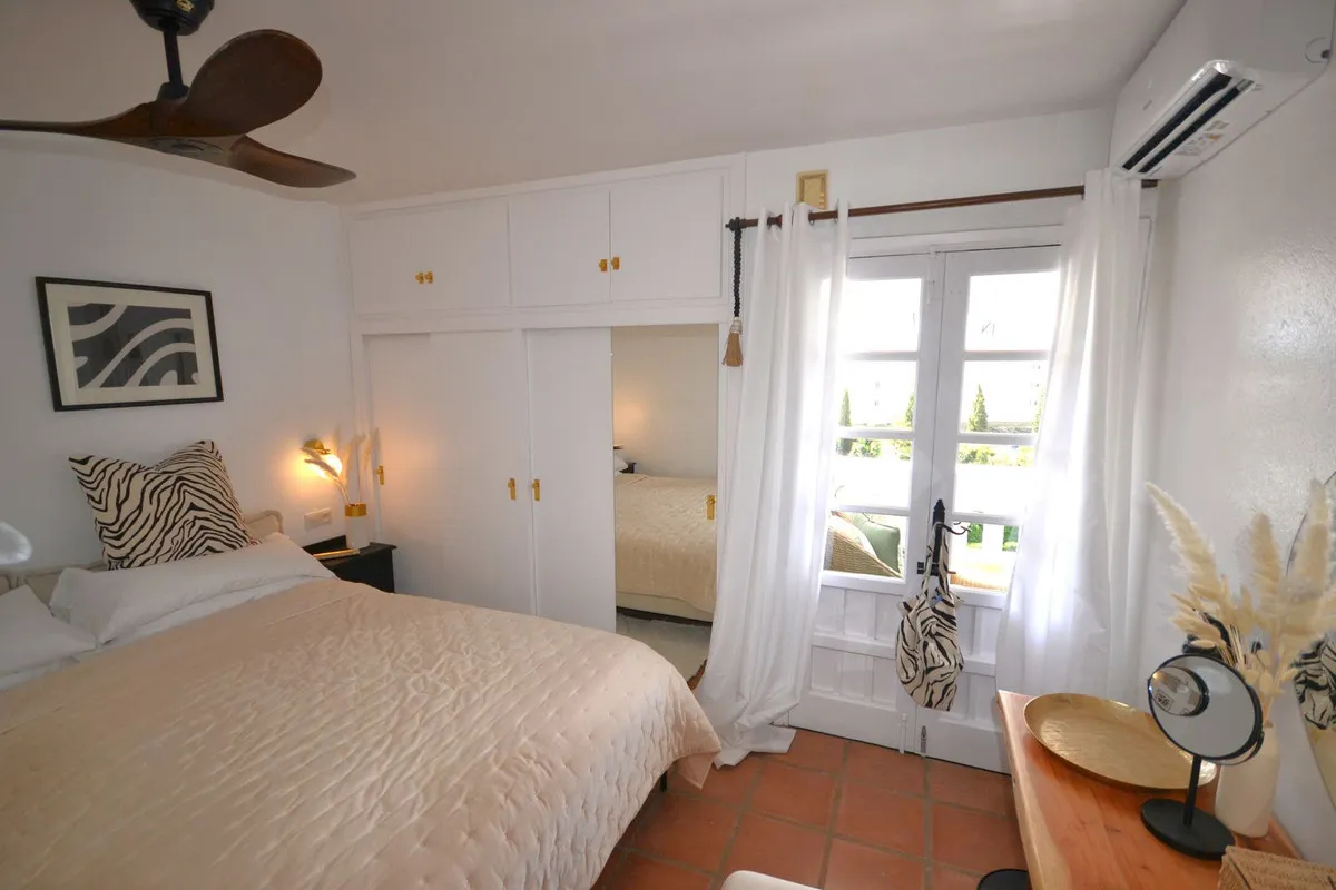 10fca946-e157-4e3b-abc3-2195d1ee4b3b