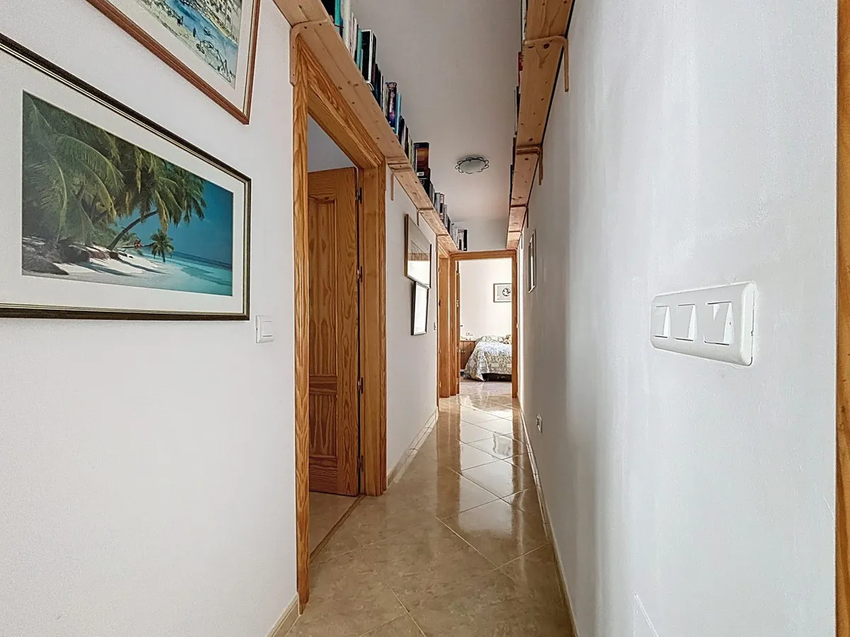 d6c7977e-c3ab-43b9-8360-a78d8b19e340