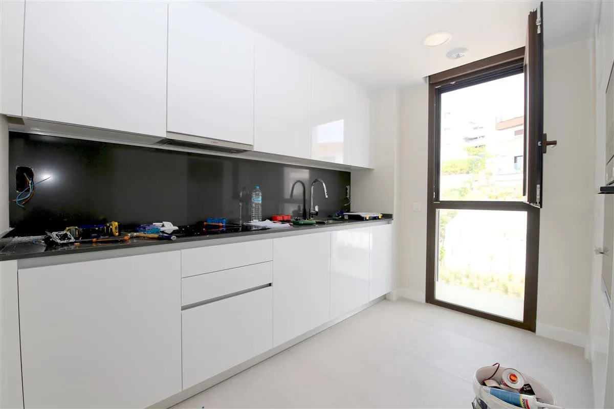 37c60748-5dbf-46cc-949e-a18a04af4a19