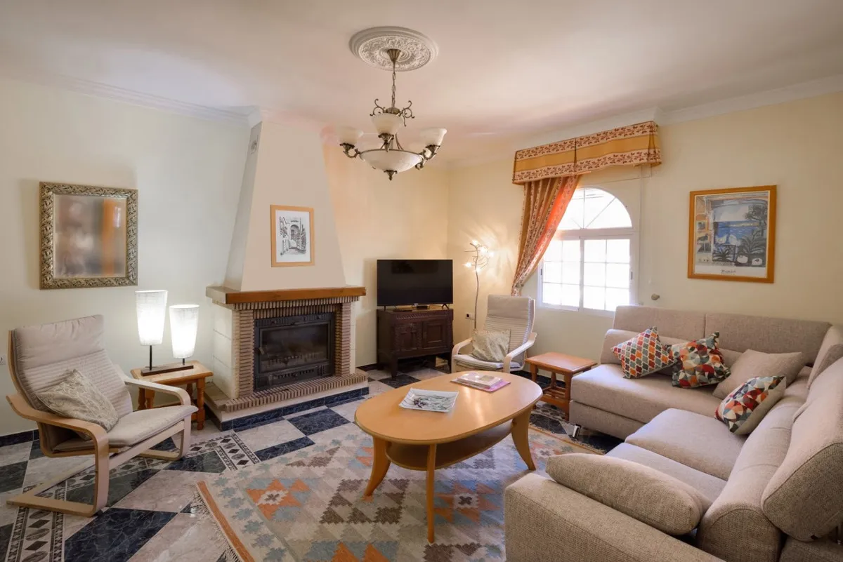 0c832283-0c7c-4b5e-983e-7c1e7b5980c1