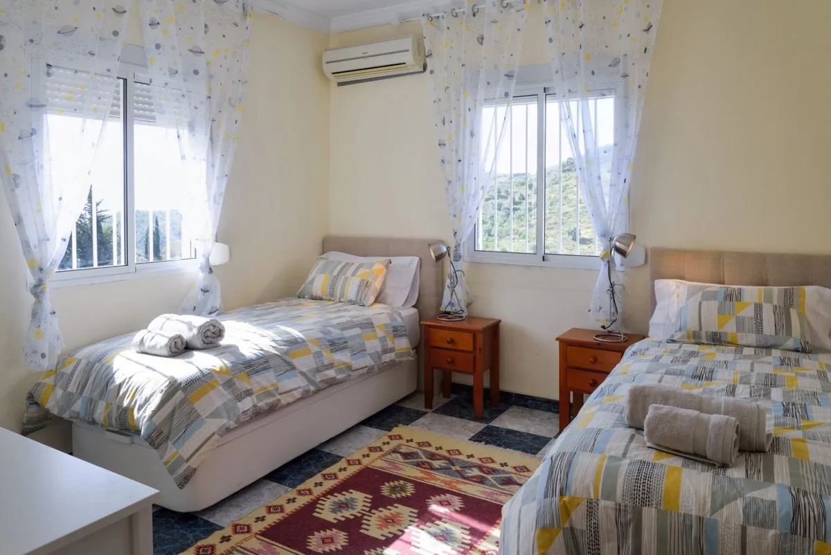 72b17c04-265a-4452-af6b-e2293af064c9