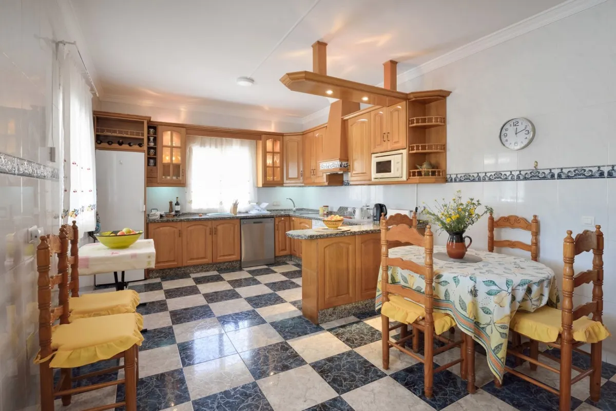 79165414-5ad7-4cb7-953e-e95c03370a30