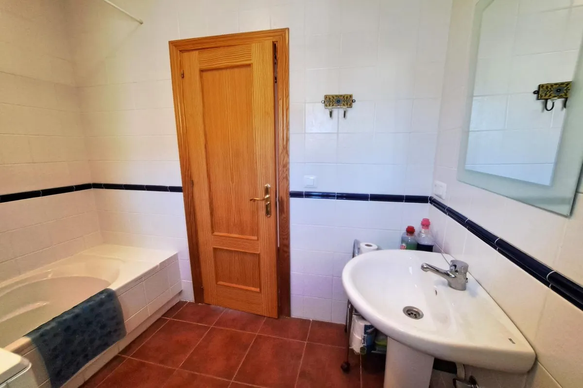 240c0fee-fb85-4c43-859e-7ea6626faa2d