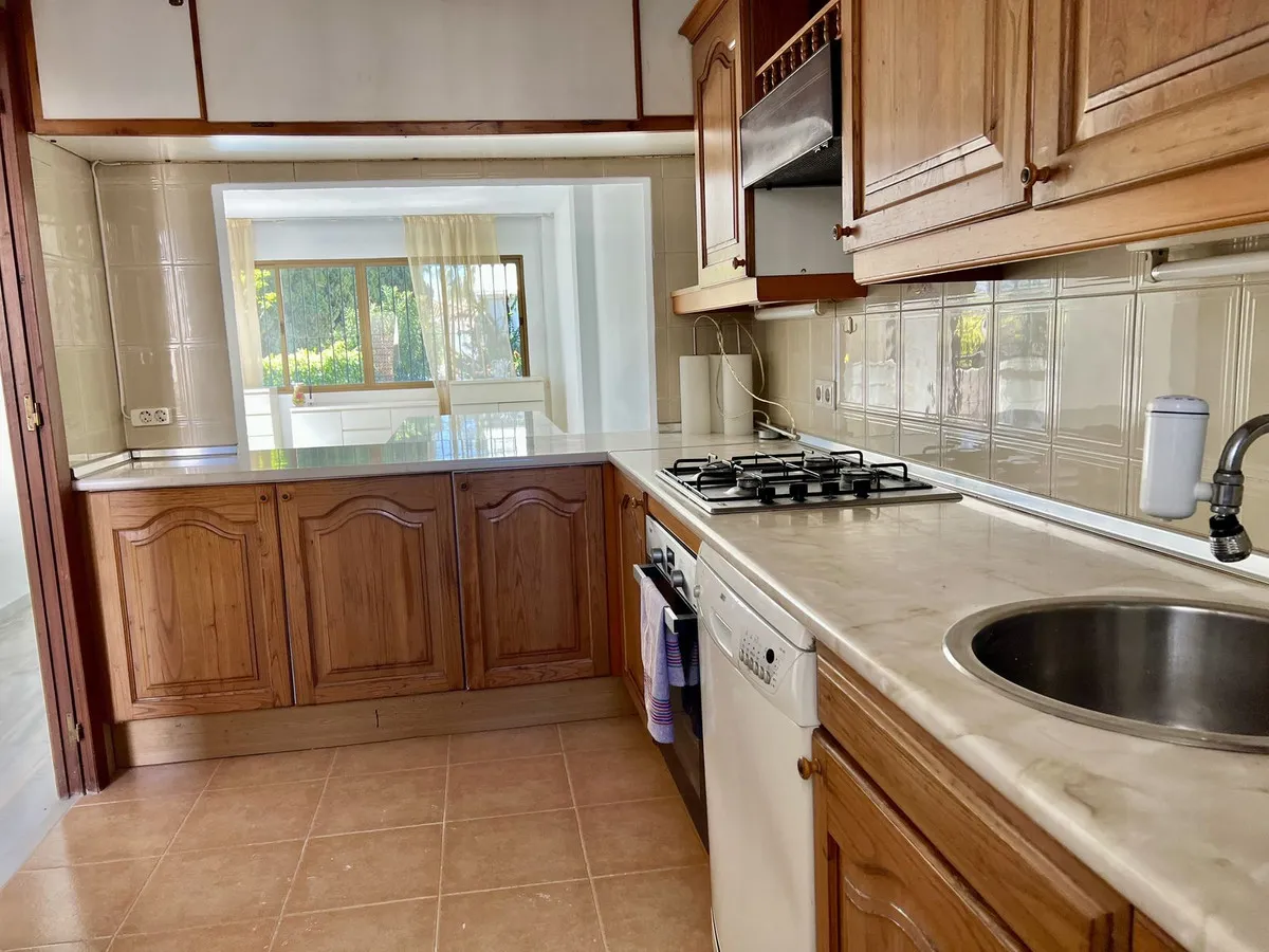 220eb1d0-f692-44eb-940f-1e8a9c598c34