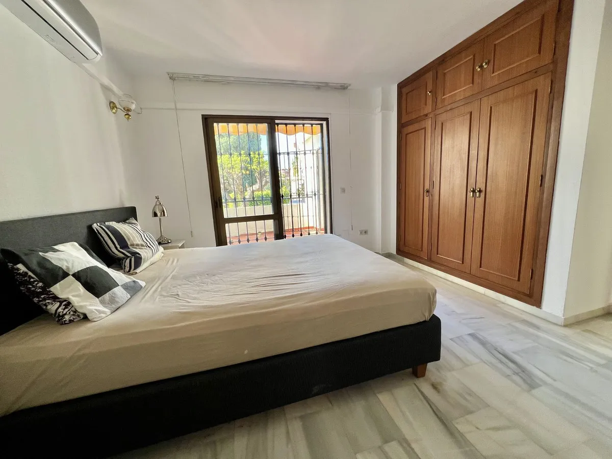 8cd7b035-76d2-4b0b-ba66-a98d5fa3858d