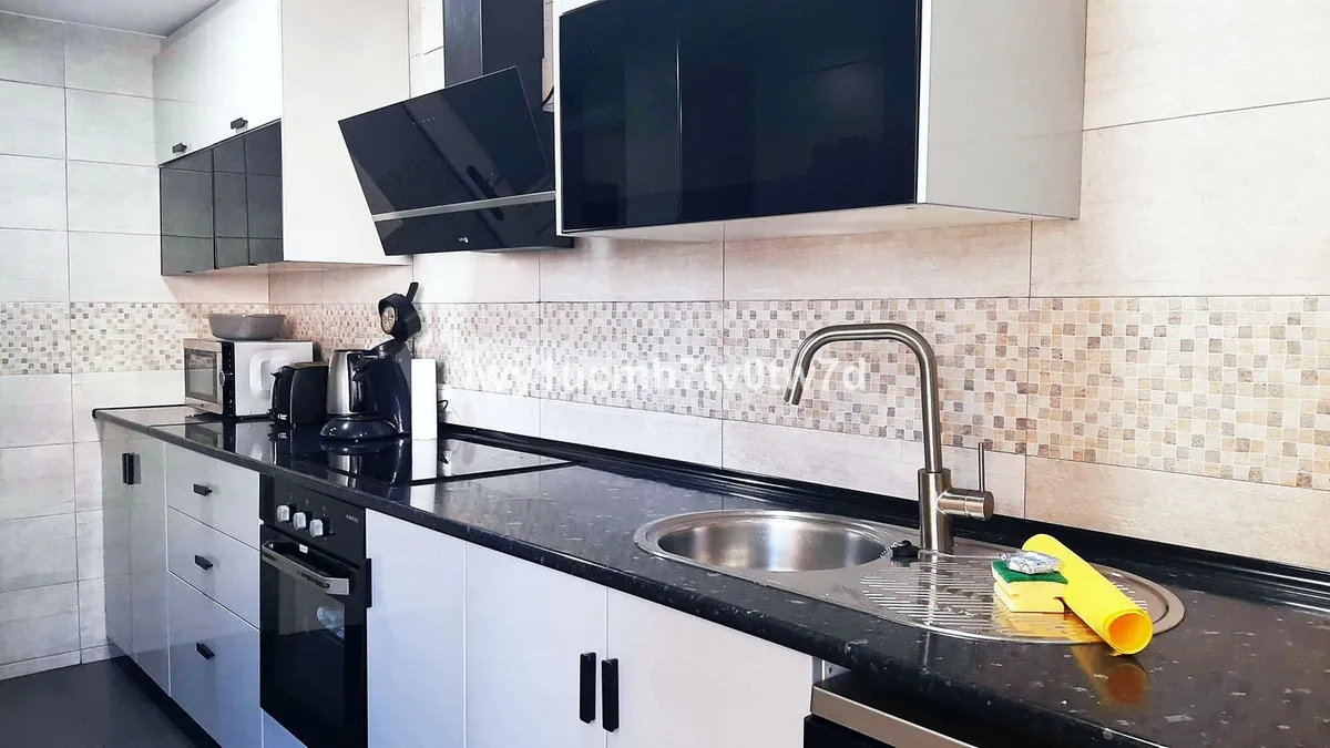 f0d8e005-4b31-4c25-9482-a3fe73335b40