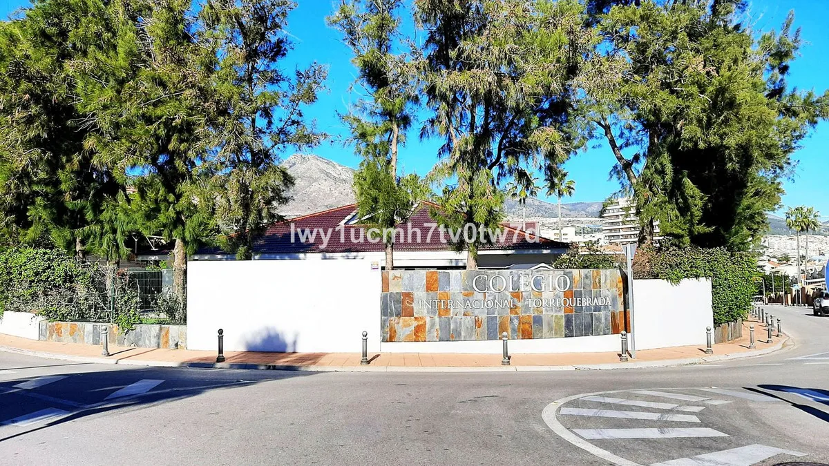 f805730c-d28b-41ef-a8d3-a9eeb22ee7c8