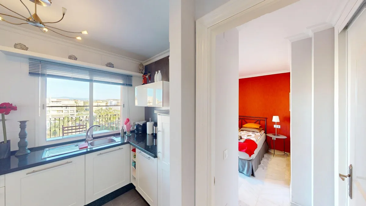 73de551f-c883-47e6-888e-e8786d662cc9