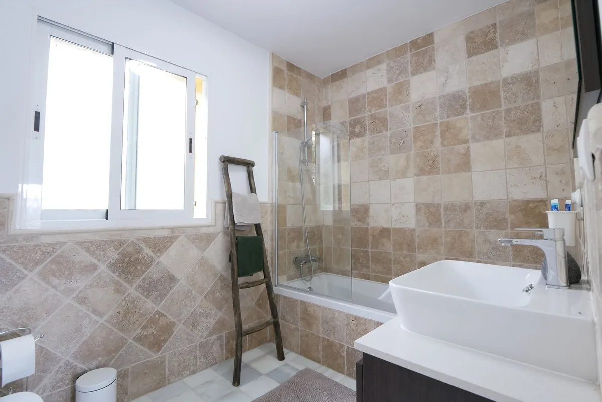 a562441f-bc0b-4c07-b731-77280d2c2db2