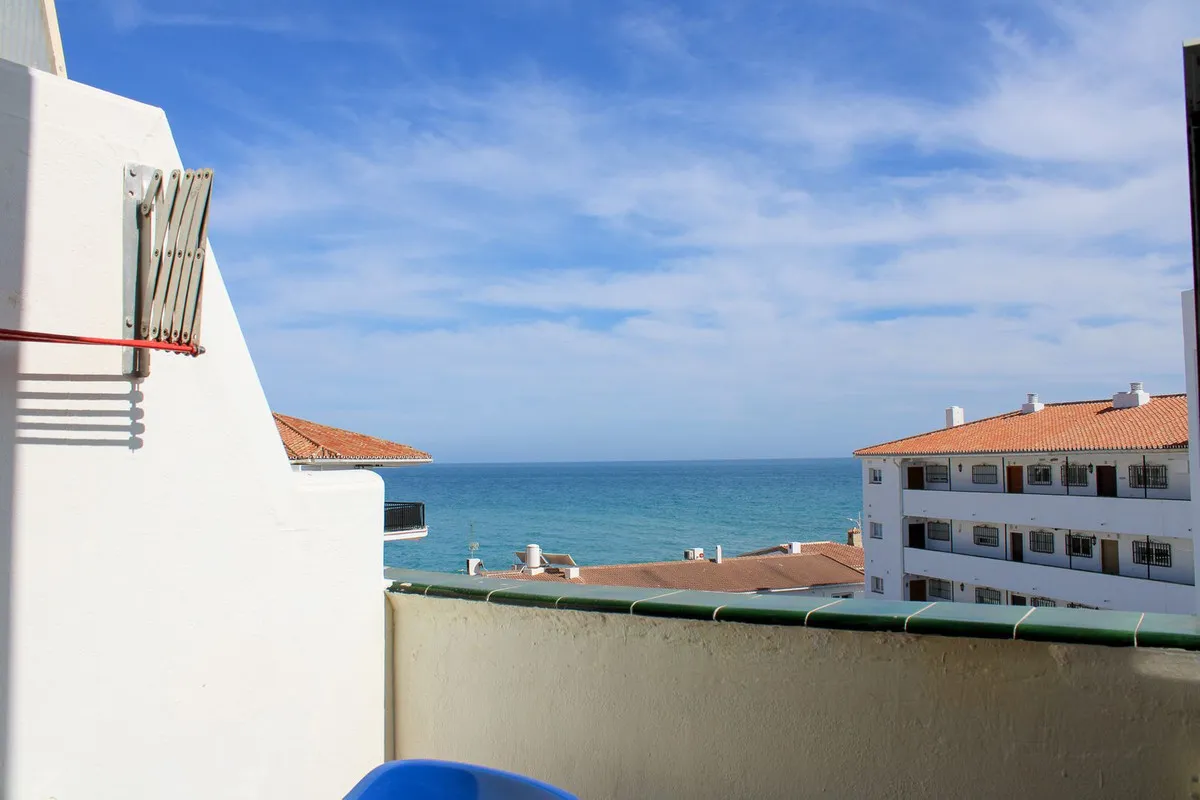 e7489108-90c8-473f-8fca-c367ff7928d2