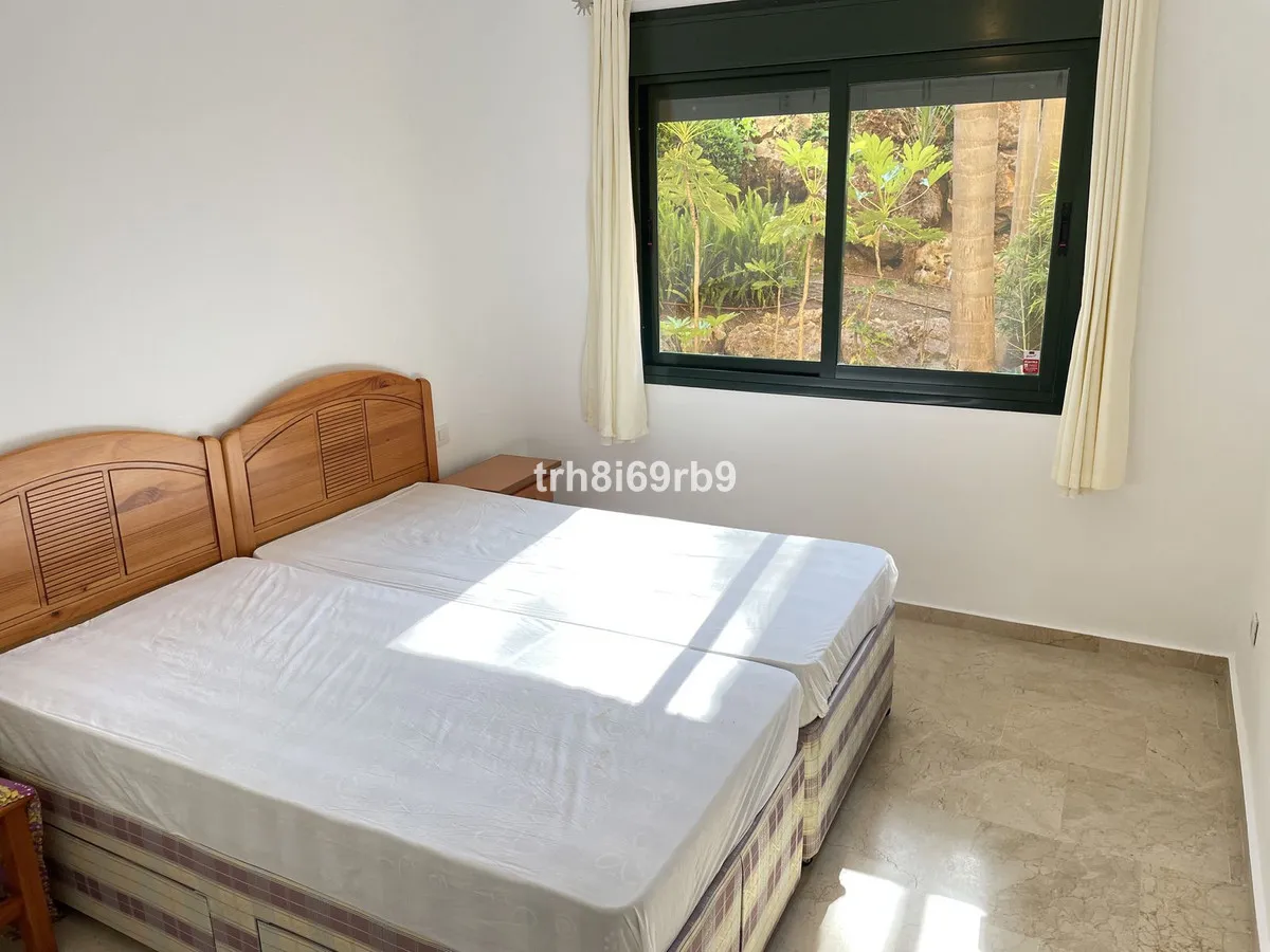 5dc7c8c0-222e-4141-a7d0-9932e75dc5a6