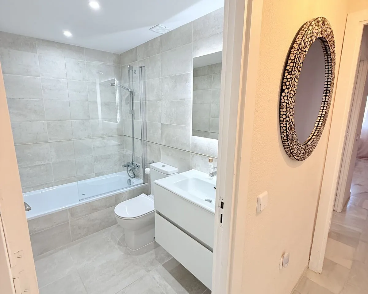 8f3b349d-ab7b-423e-9b0f-67496edeffbc