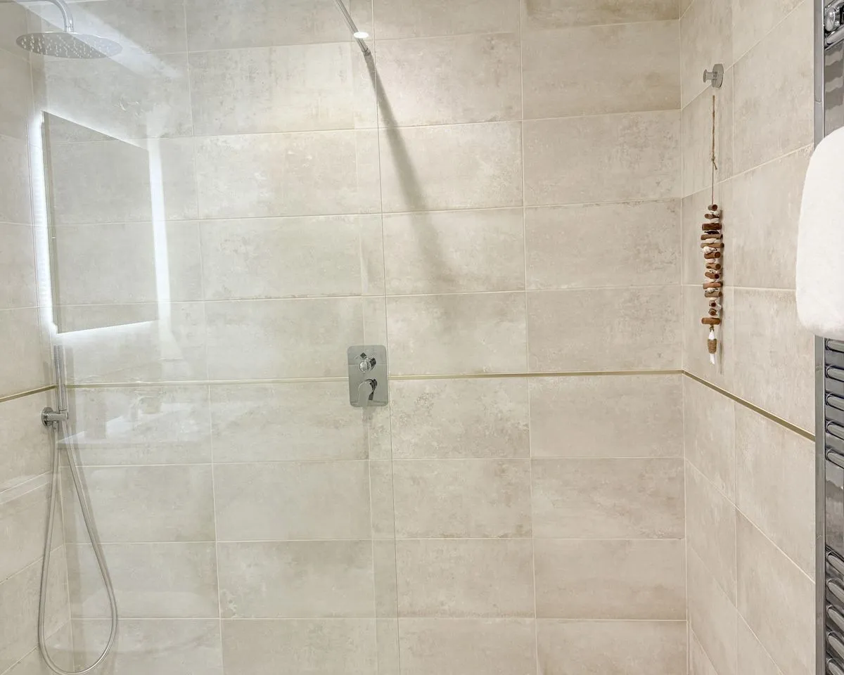 95df9ea7-4c79-400f-8946-9139f5254e3a