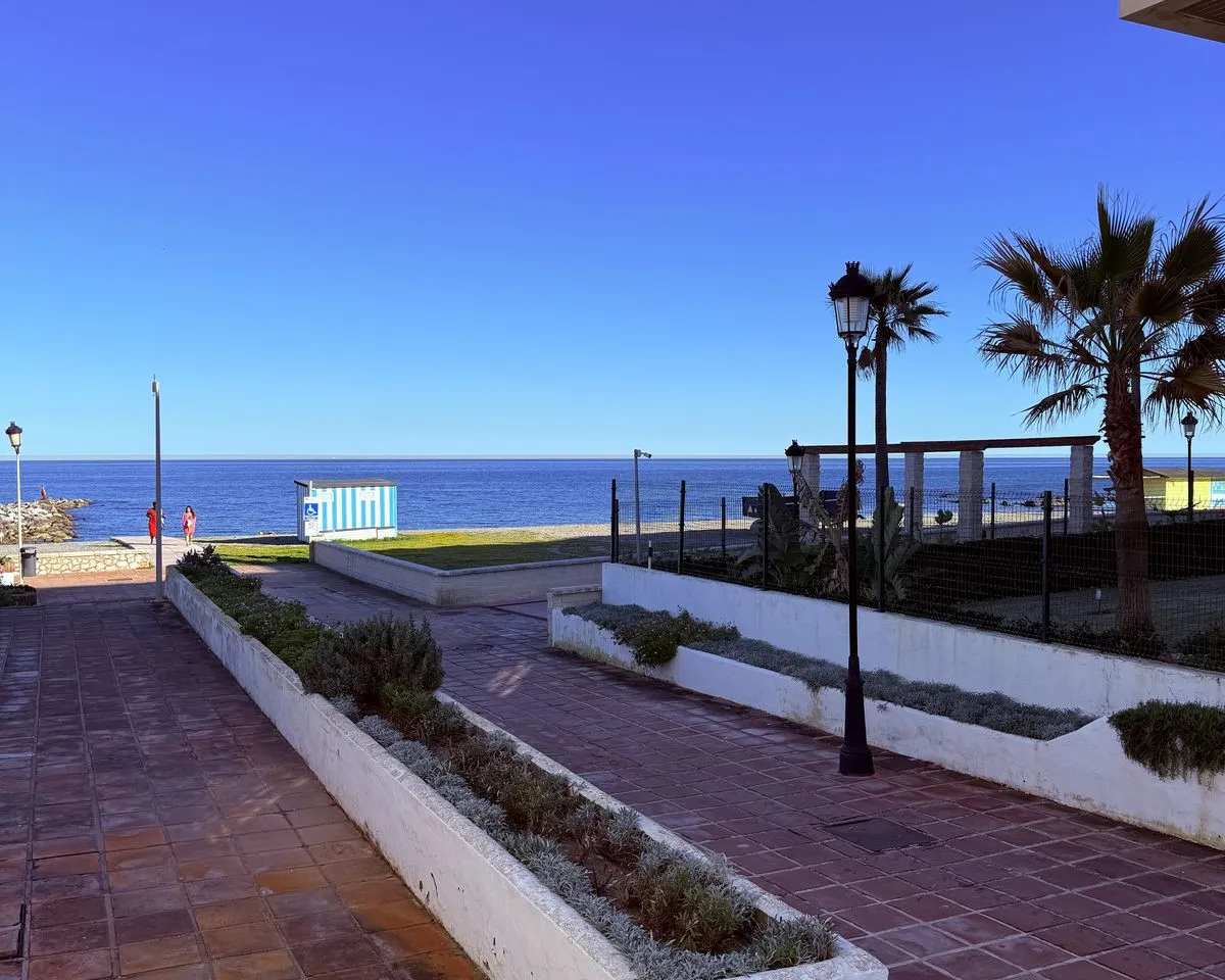 a0017a53-5c3d-4cea-80bd-29b249a1daad