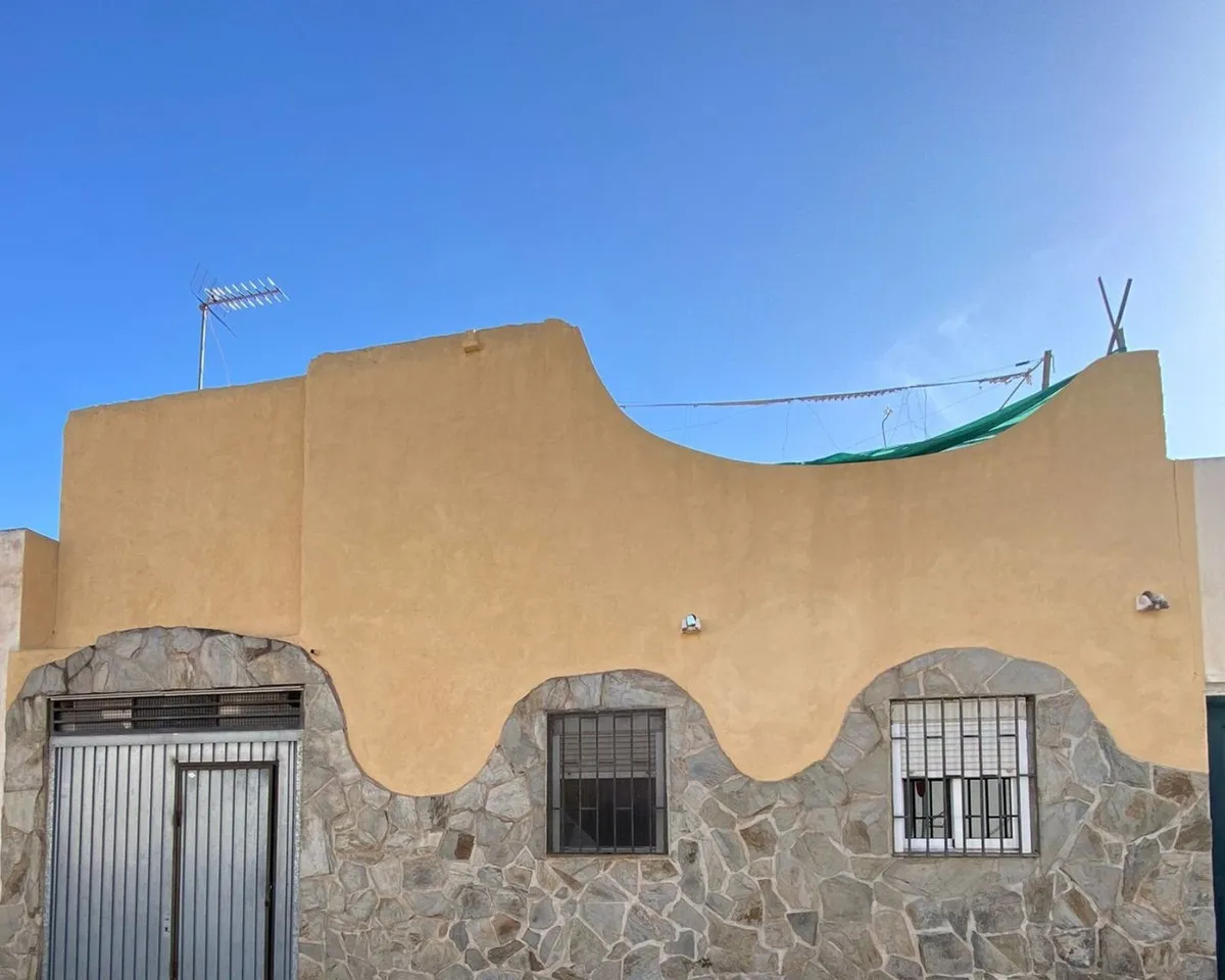 a8833ec1-0617-4041-84de-bae77d38a23e