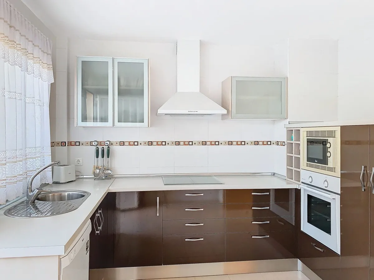 d9743f94-12a4-405a-ba8c-9f3d49245081