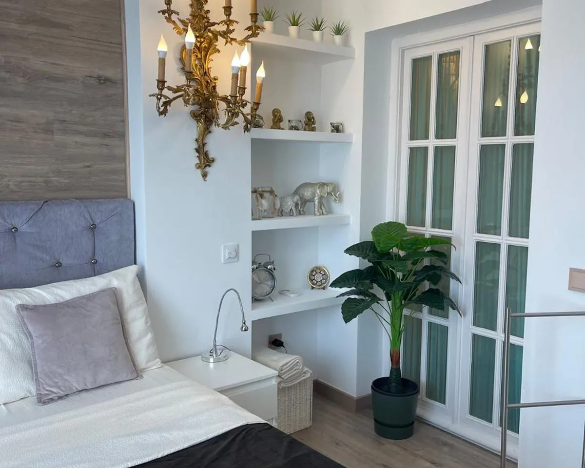 65e6c2a9-1e4f-4bfd-8d78-de346ddbfcf9