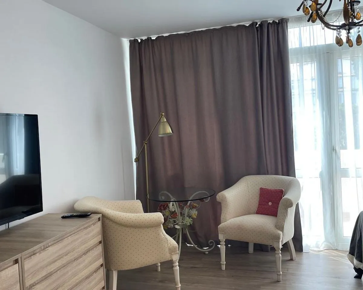 b5dfbc85-b866-4704-be3c-e5f222b5a350