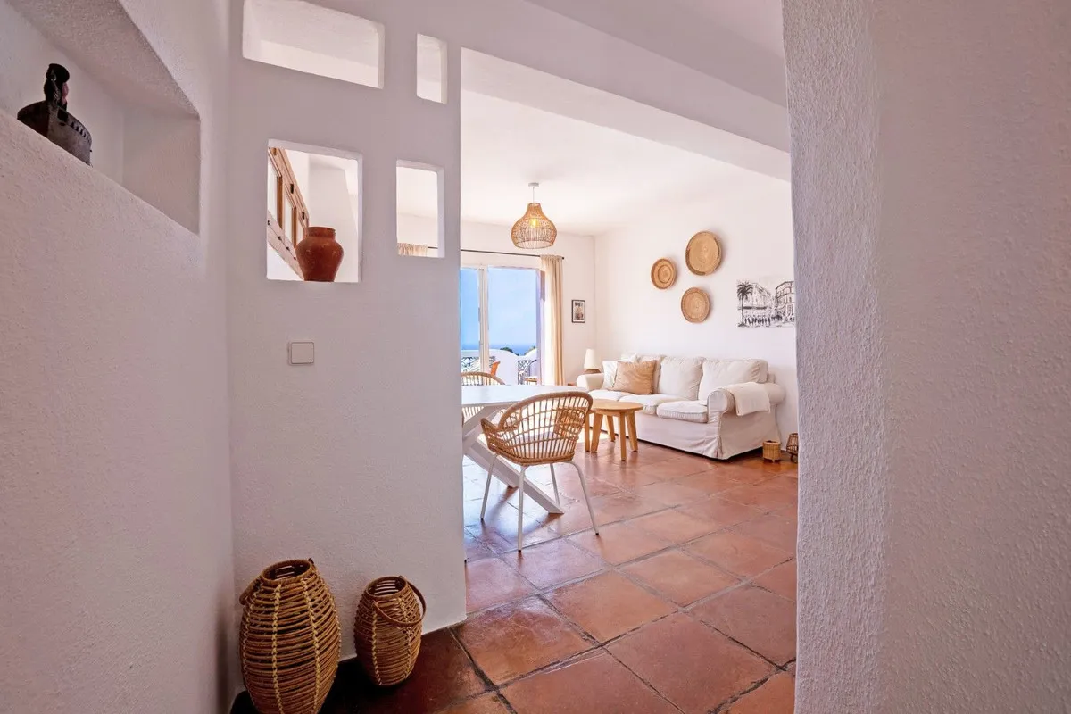 28bf07dc-3c0a-4536-9f64-17a5ec53a641