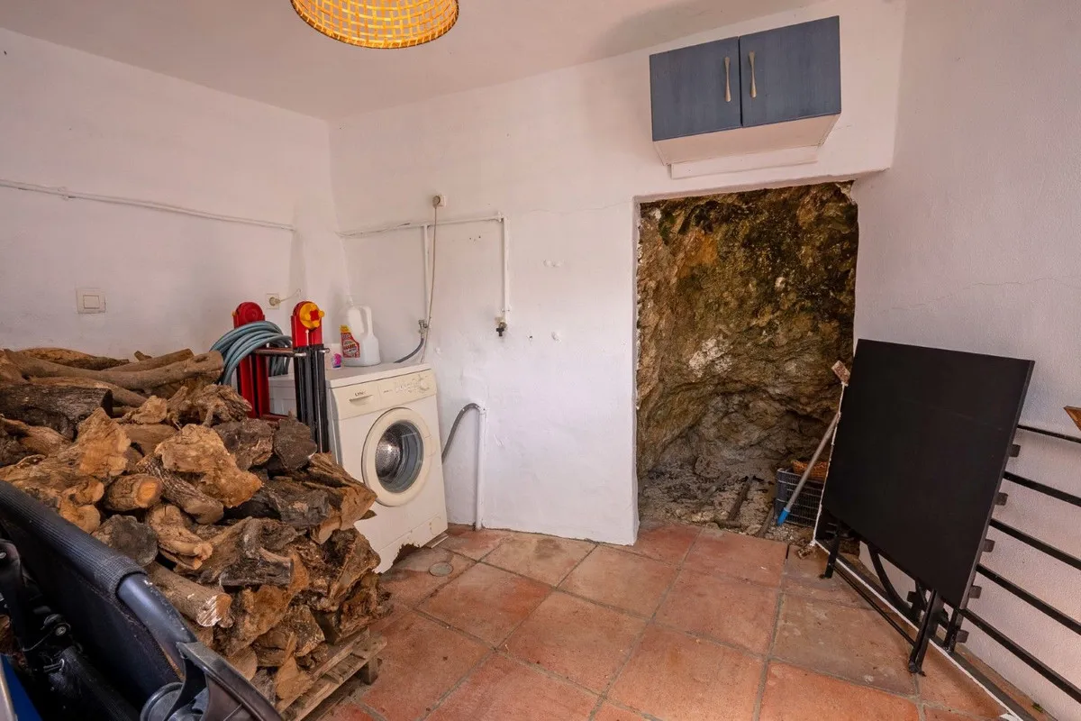 2e84ff88-fdc1-4a32-bb09-9479f49c7e0b