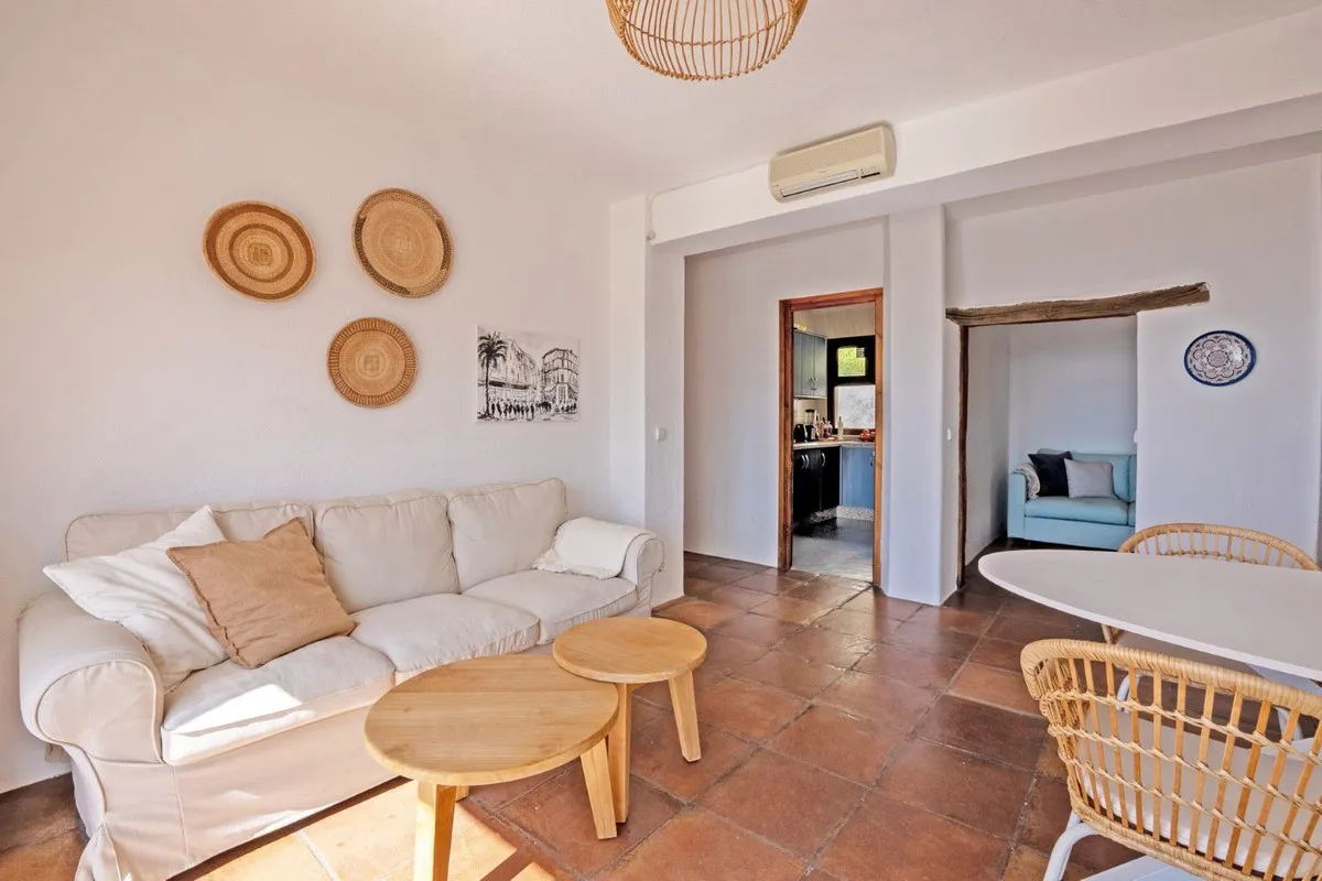 6a3d8d27-9ffc-4e0a-b0ee-40238b2a39f6