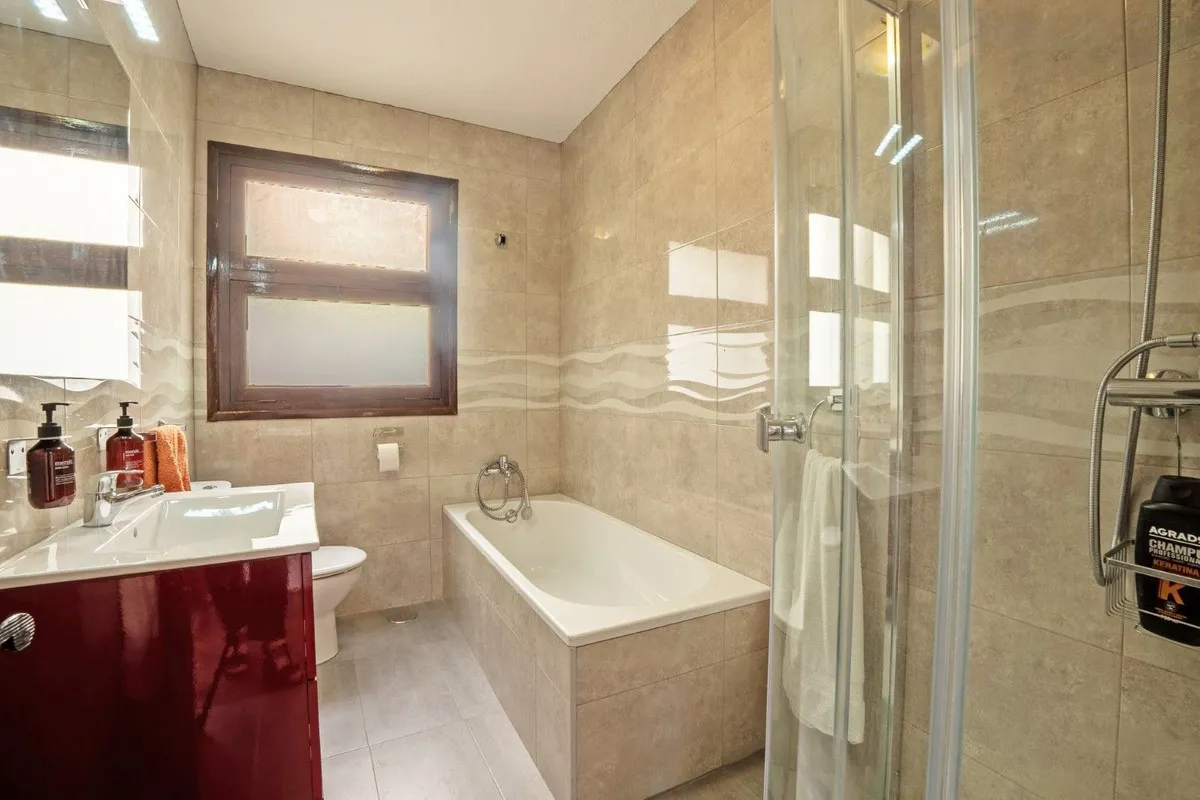 905cb6ba-cb41-4c06-b87b-f8ef3e34e76d