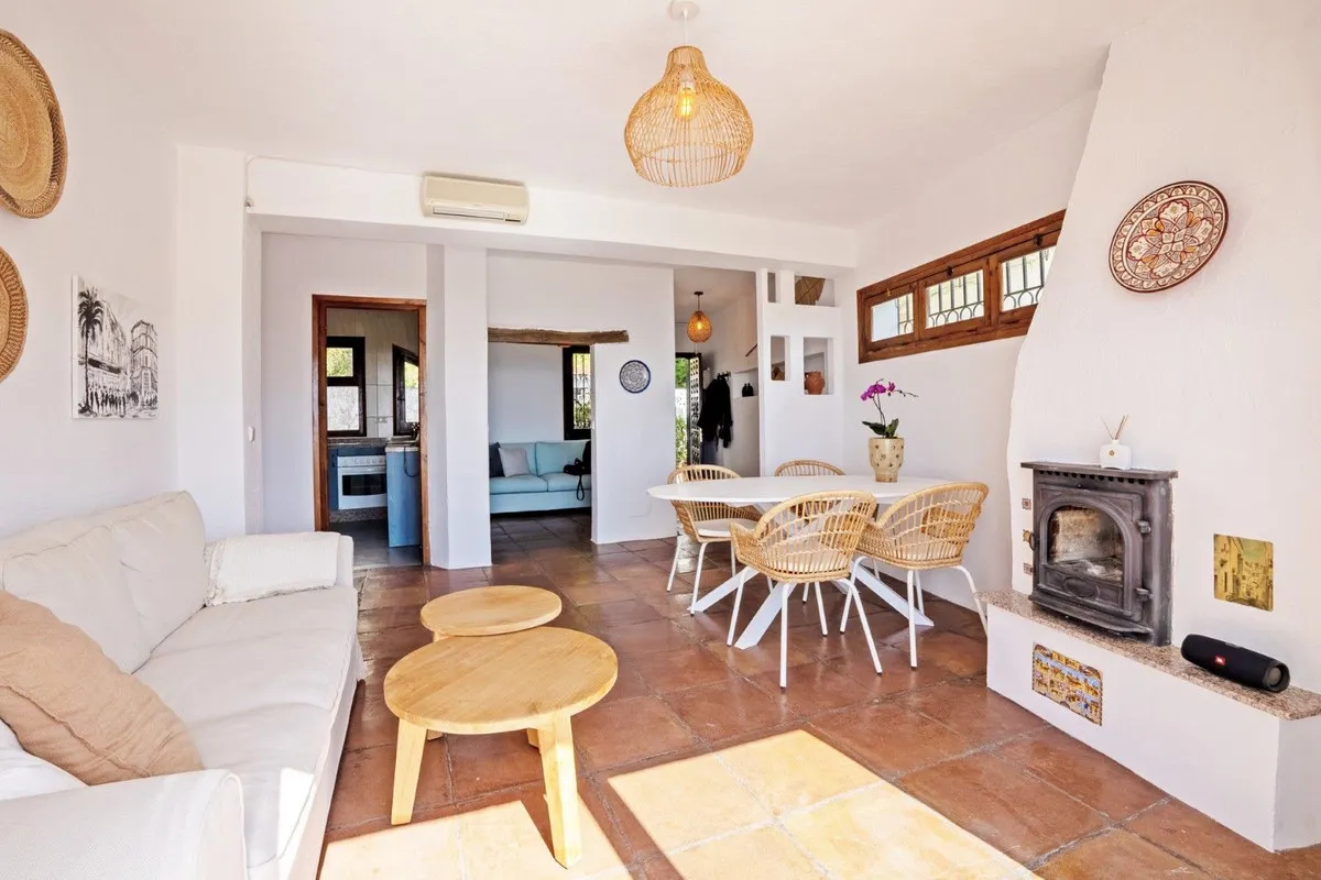 c8978aa0-1f47-4e26-a426-2717906b5db8