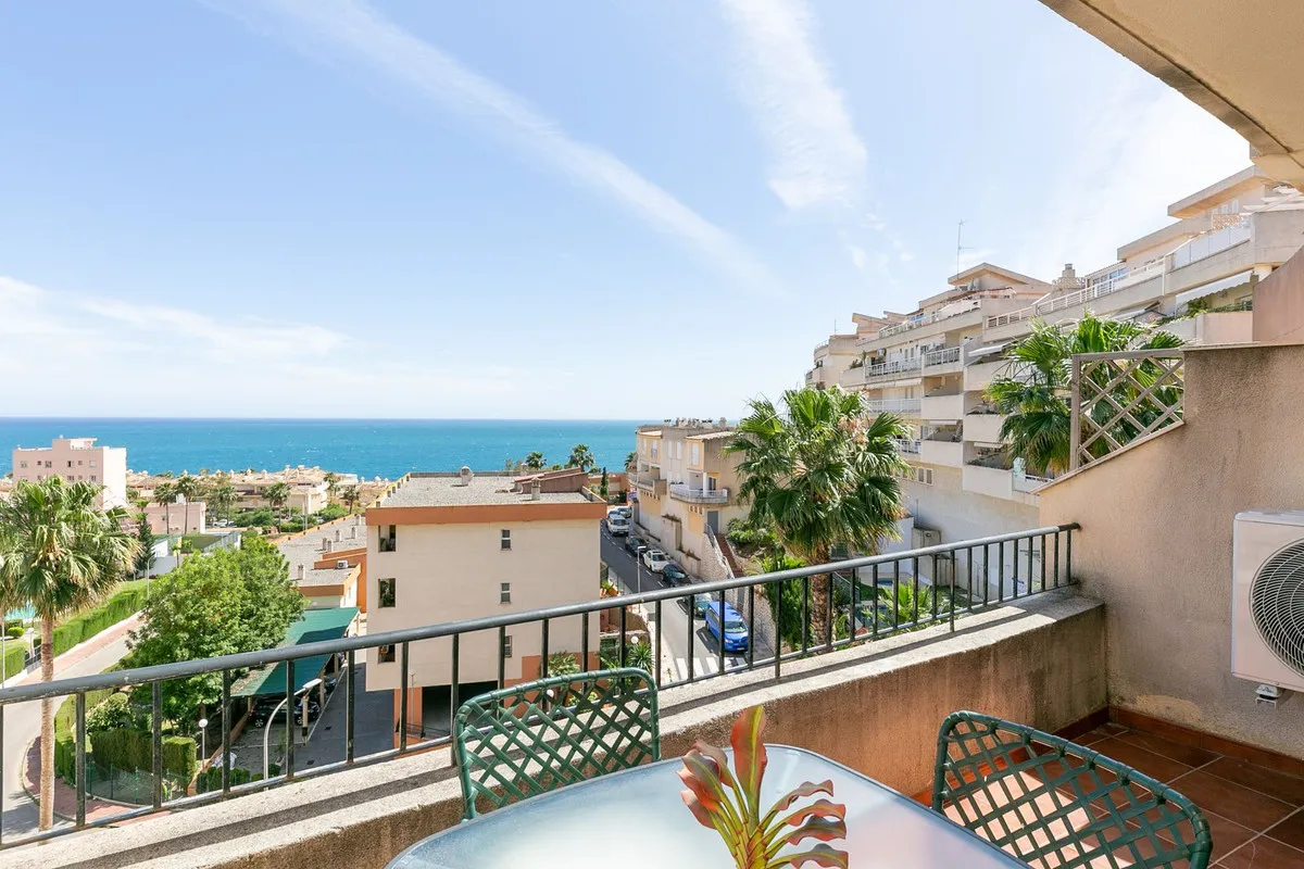 21df5f38-e4a7-48b4-be67-46845fc040e2