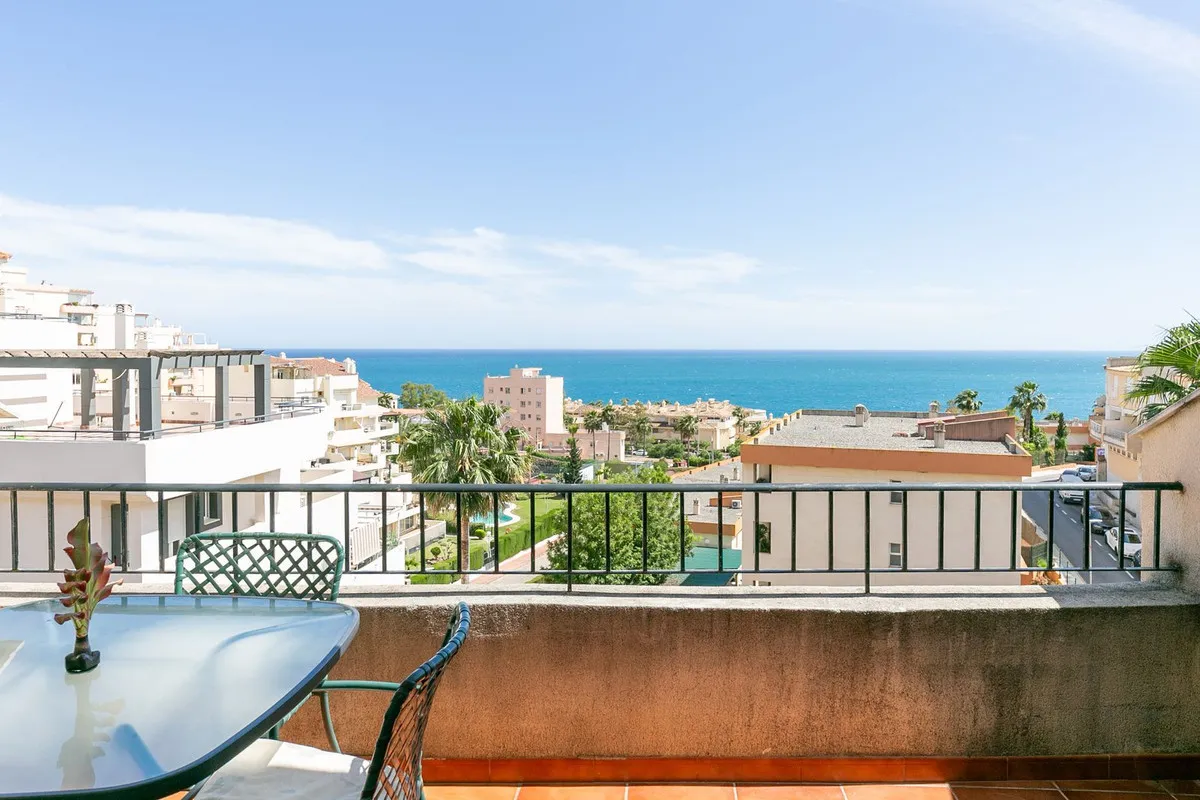 276073b6-e779-4f5d-ac94-f00dab648653